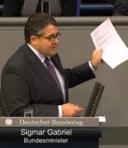 Bundeswirtschaftsminister Sigmar Gabriel in Bundestagsdebatte zu TTIP 20140925 - Screenshot © Bundestagsfernsehen